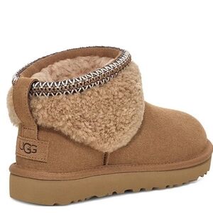 SOLD!!! UGG®Women's Classic Ultra Mini Maxi Curly Boots Size 10